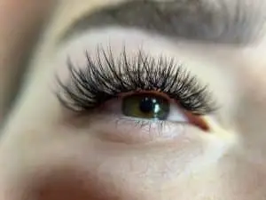 Natürliche Wimpernverlängerung in Nürnberg bei VIP Beauty